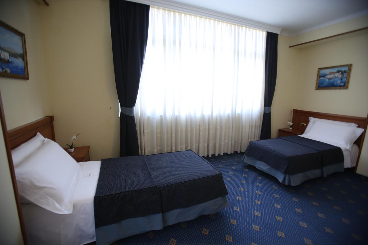 Hotel Continental Vorë Eksteriør bilde