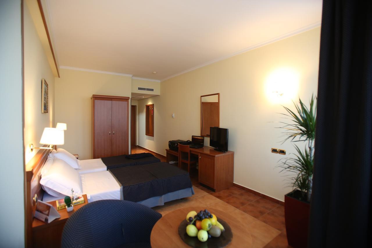 Hotel Continental Vorë Eksteriør bilde