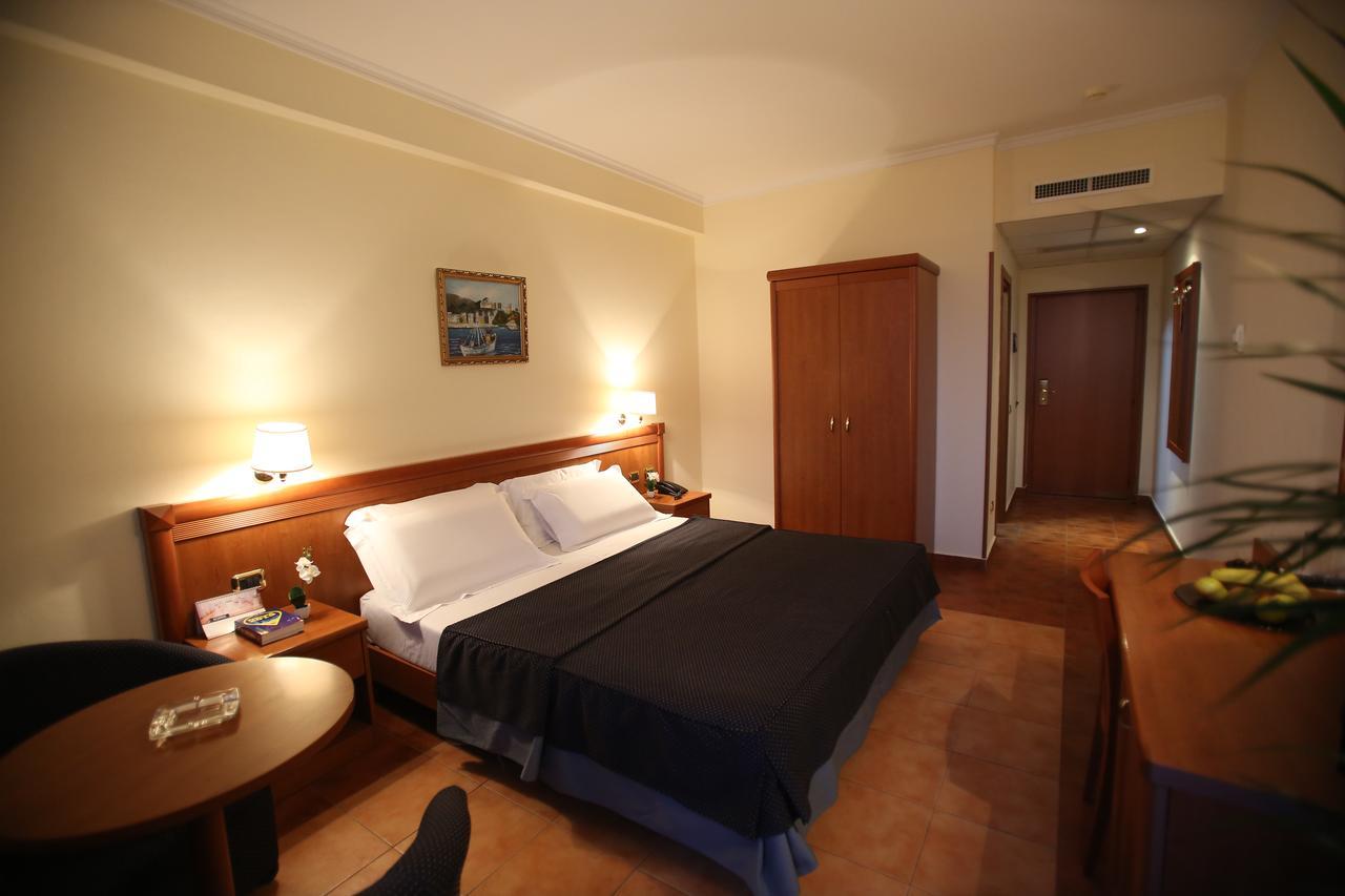 Hotel Continental Vorë Eksteriør bilde