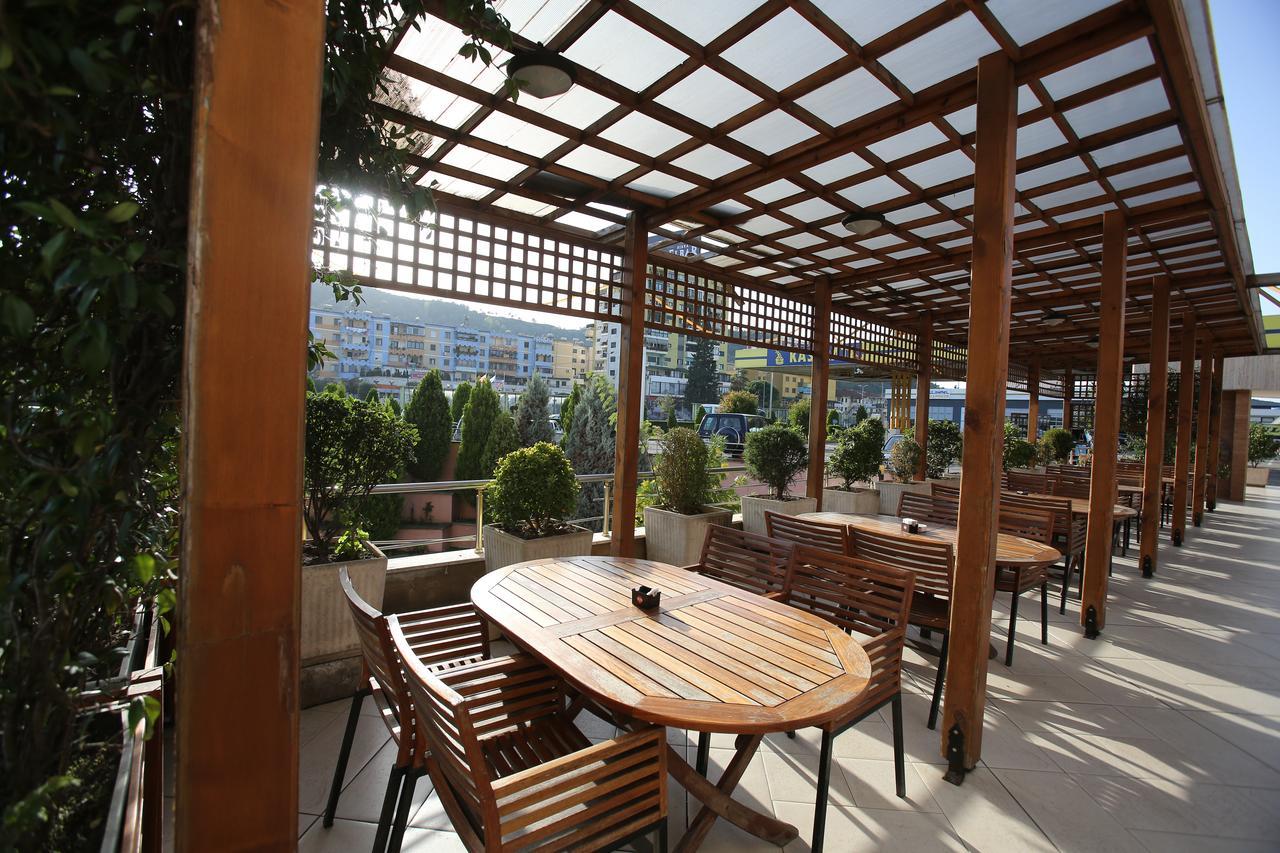 Hotel Continental Vorë Eksteriør bilde